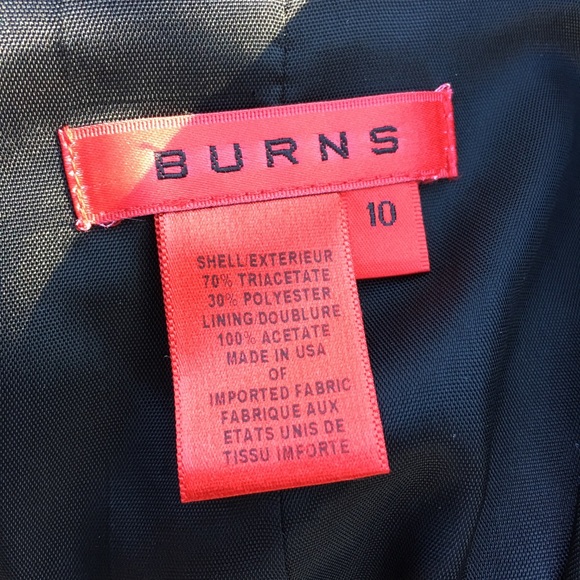 Burns 2 button notched collar zipper side pockets - Picture 7 of 7